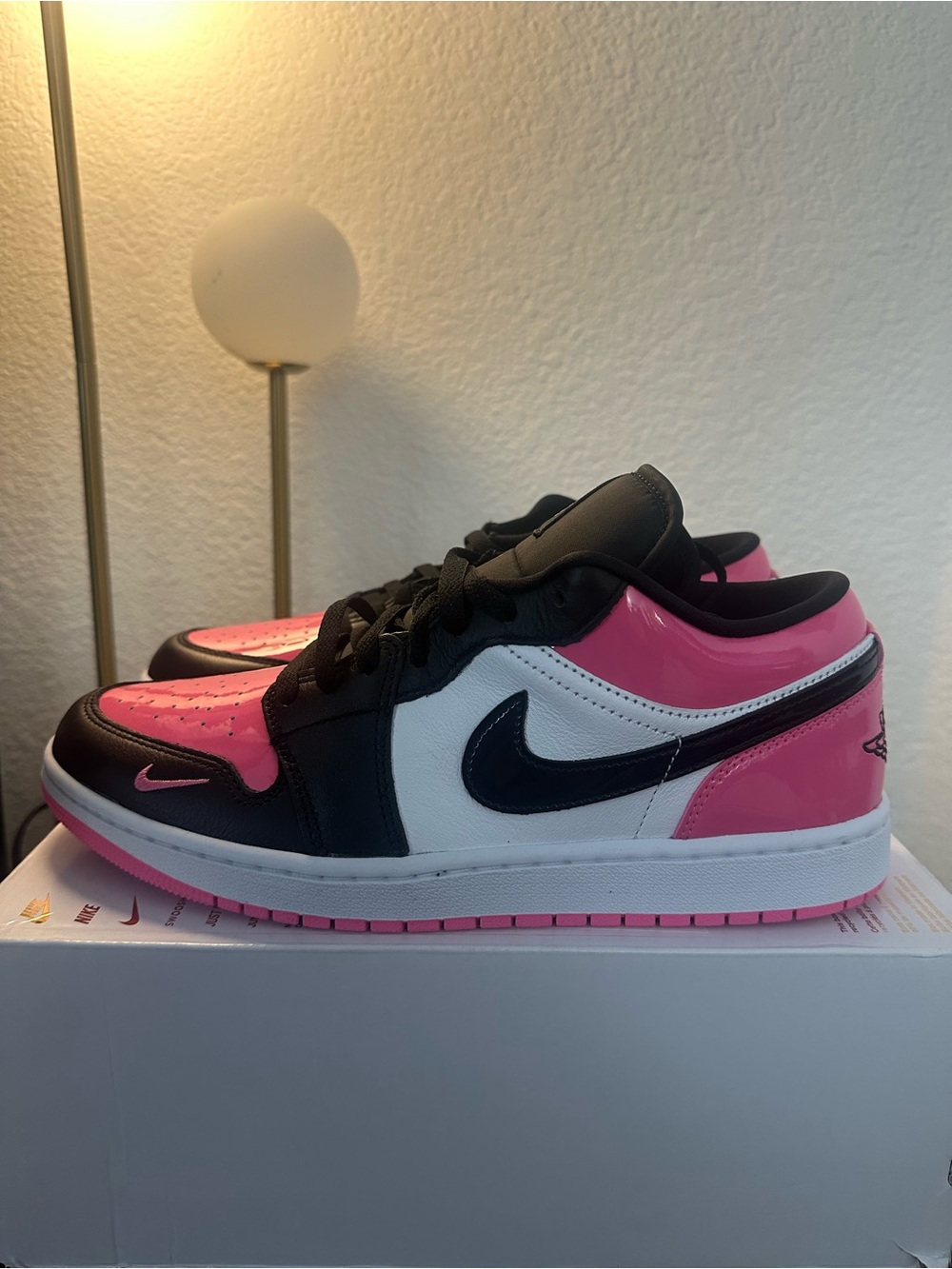 Jordan 1 Low SE Black Pinksicle Patent
10Men / 11.5 women